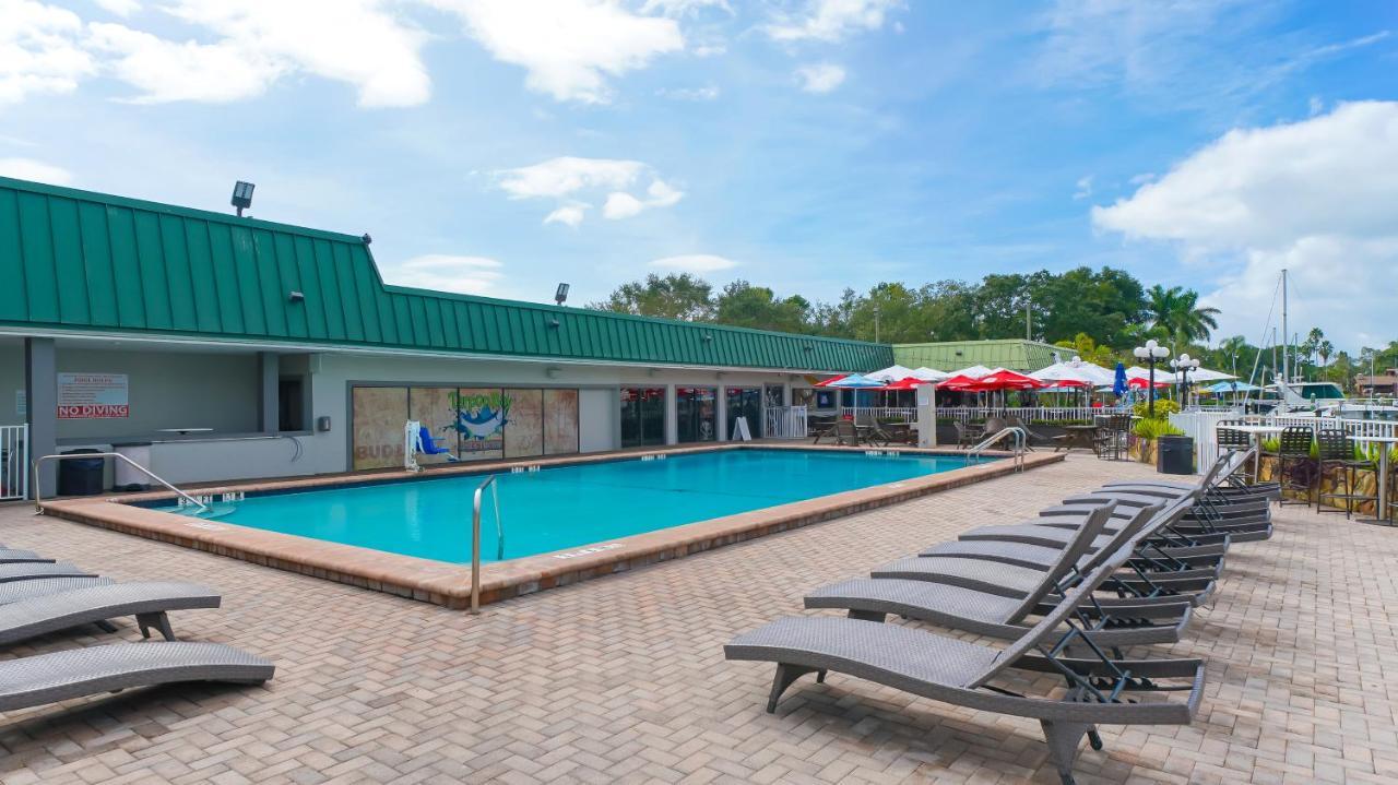 Heated Pool, Fireplace, 70" Tv, Waterfront & More! Sarasota Buitenkant foto