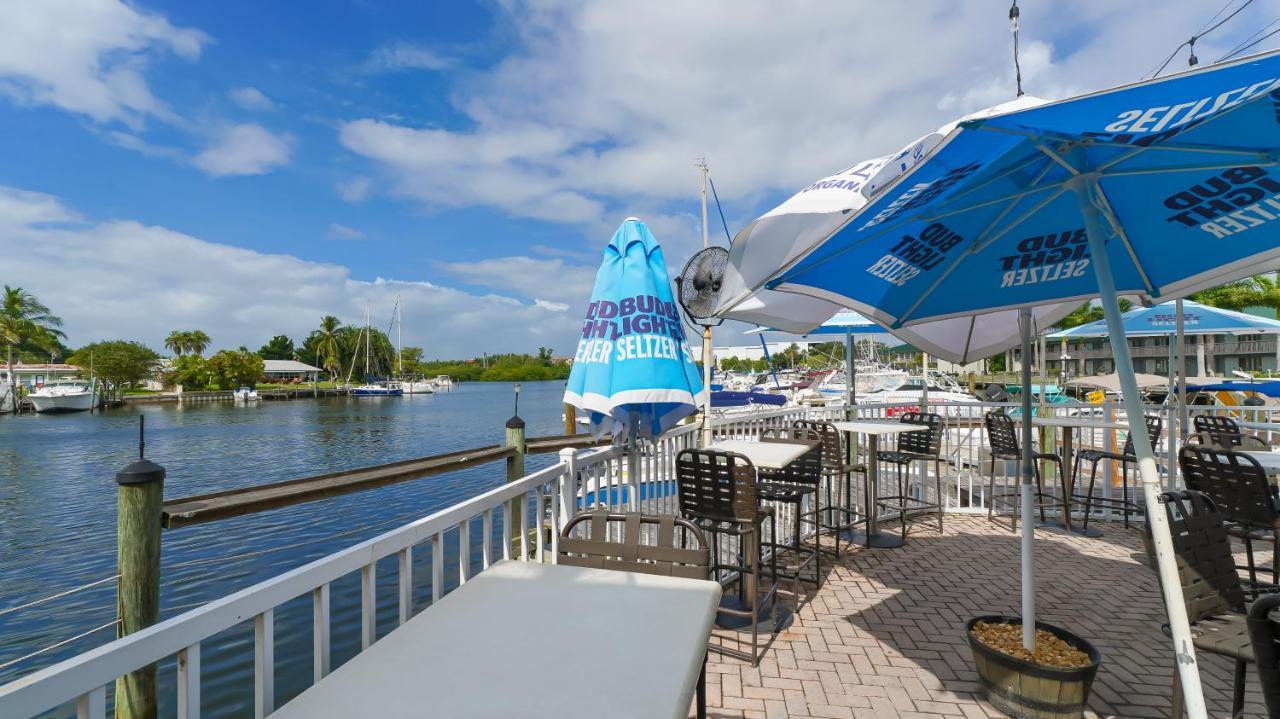 Heated Pool, Fireplace, 70" Tv, Waterfront & More! Sarasota Buitenkant foto