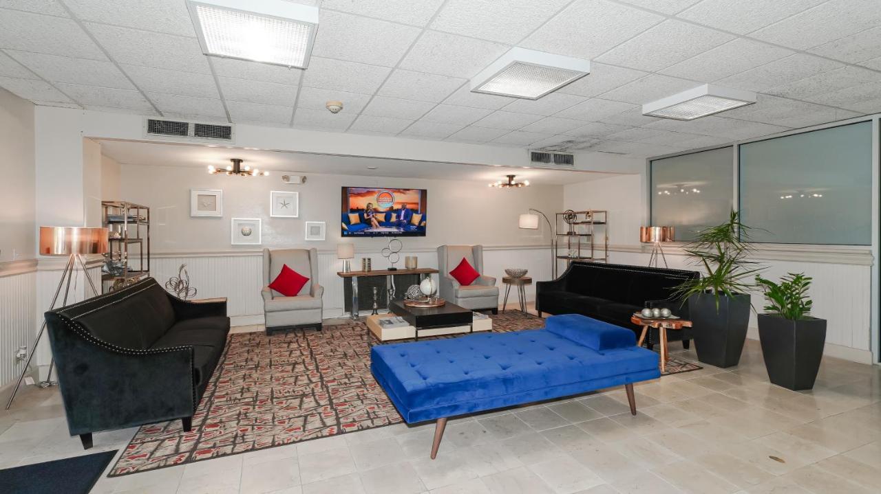 Heated Pool, Fireplace, 70" Tv, Waterfront & More! Sarasota Buitenkant foto