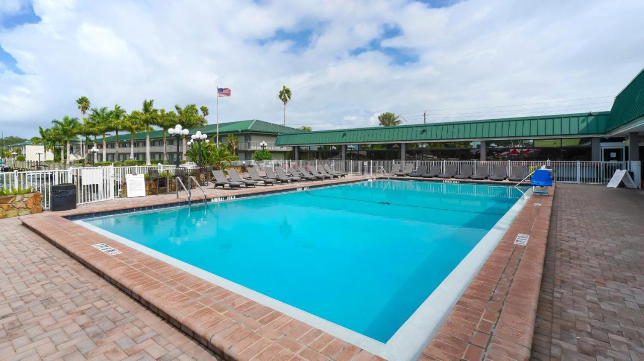 Heated Pool, Fireplace, 70" Tv, Waterfront & More! Sarasota Buitenkant foto
